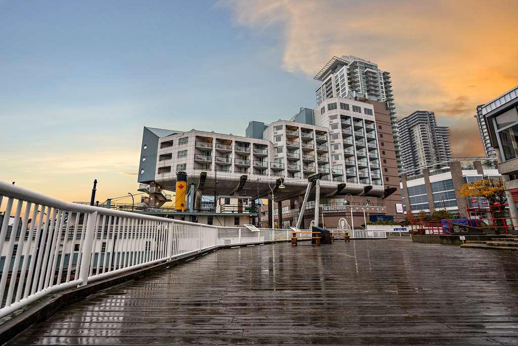 Inn At The Quay New Westminster Exterior photo